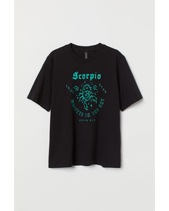 T-Shirt mit Sternzeichen Schwarz/Skorpion