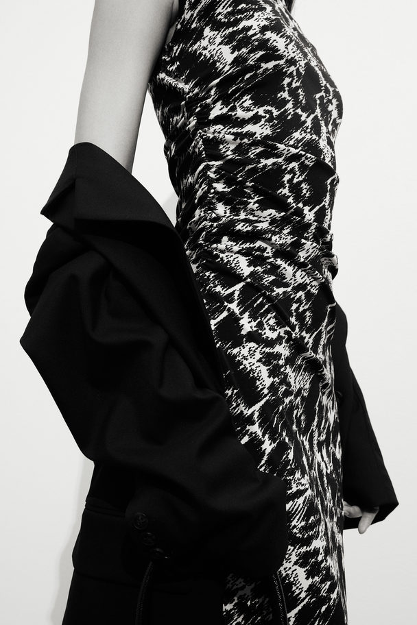 H&M Rynket Bodycon-kjole Sort/mønstret
