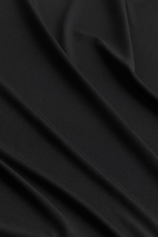 H&M Jerseykleid mit U-Boot-Ausschnitt Schwarz