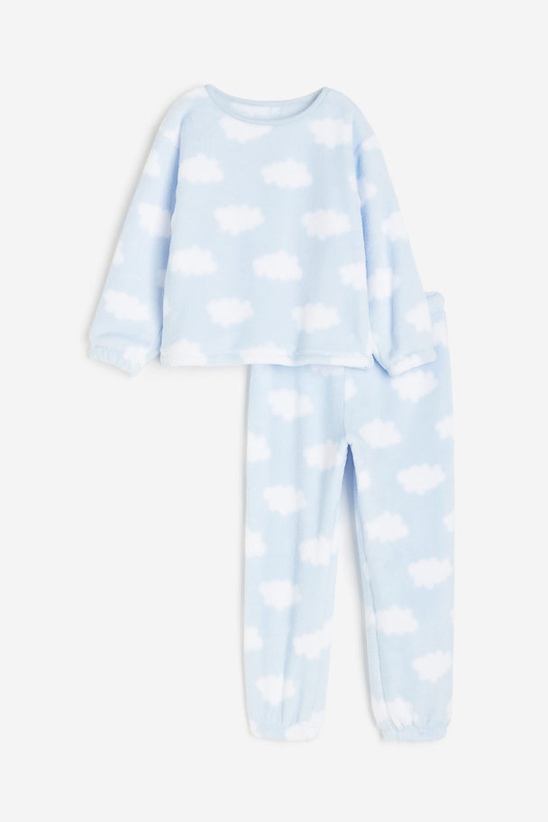 H&M Schlafanzug aus Teddyfleece Hellblau/Wolken