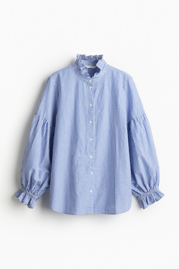 H&M Seersucker-Bluse mit Volantbesatz Blau/Gestreift