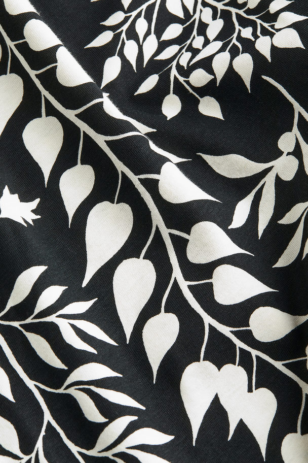 H&M Smocked Jersey Dress Black/patterned