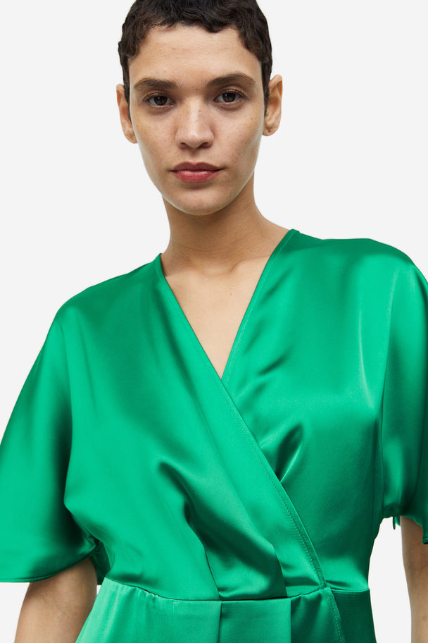 H&M Wickelkleid aus Satin Grün