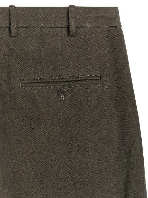 ARKET Elegante Hose aus Baumwoll-Moleskin Dunkles Graubraun
