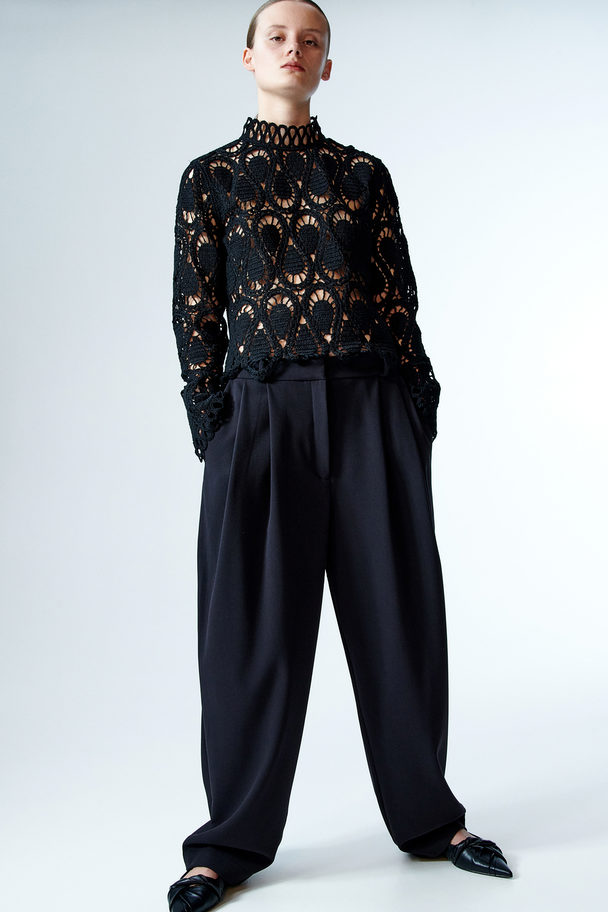 H&M Tapered Twill Trousers Black