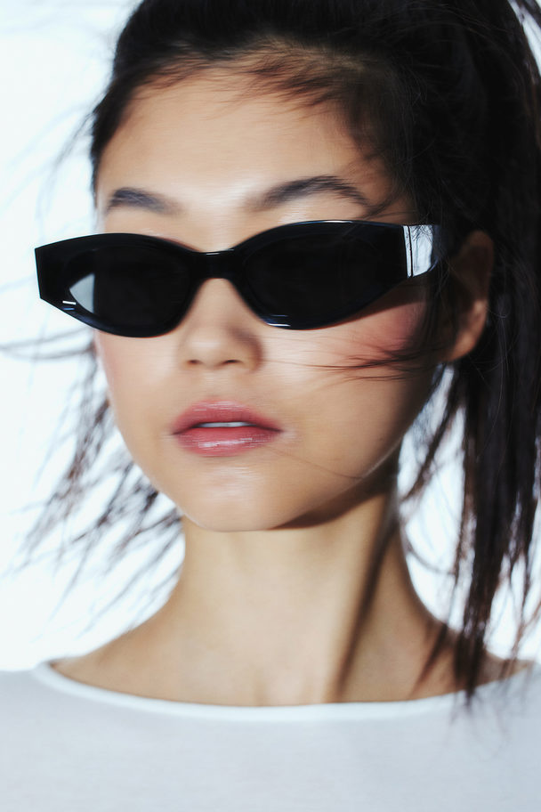 H&M Oval Sunglasses Black