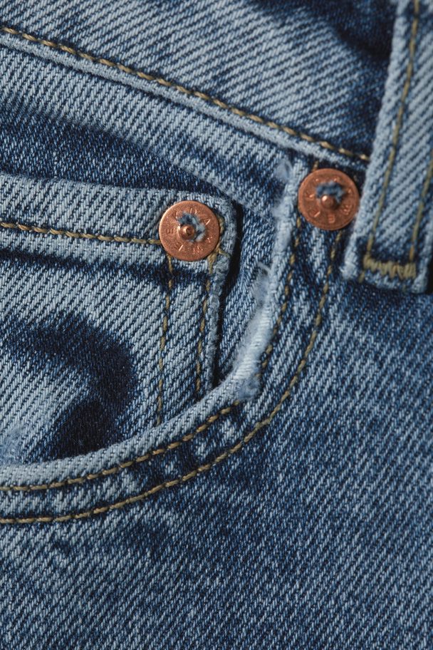 Weekday Jeans Smooth mit schmaler Passform und hohem Bund Winterblau