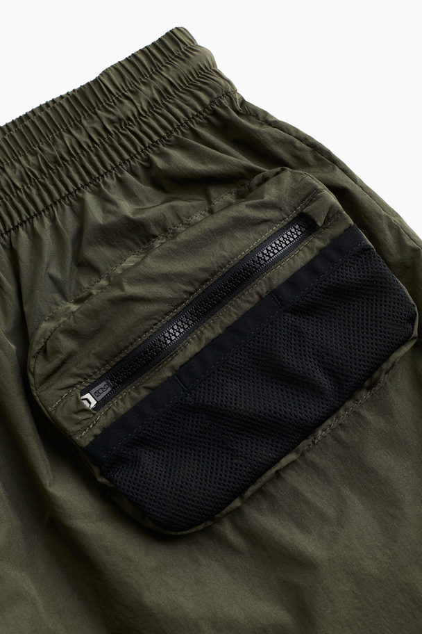 H&M Water-repellent Hiking Shorts Khaki Green