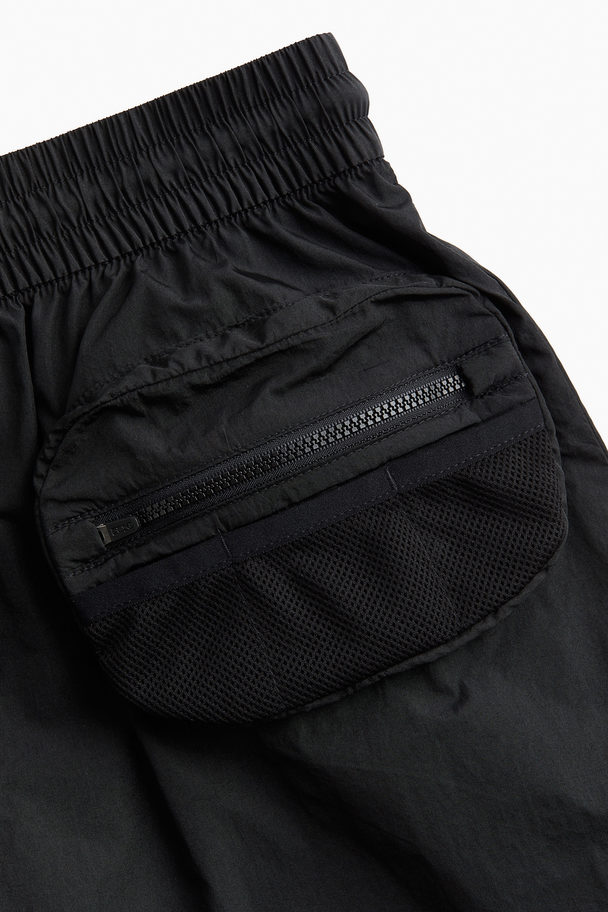 H&M Wasserabweisende Hikingshorts Schwarz