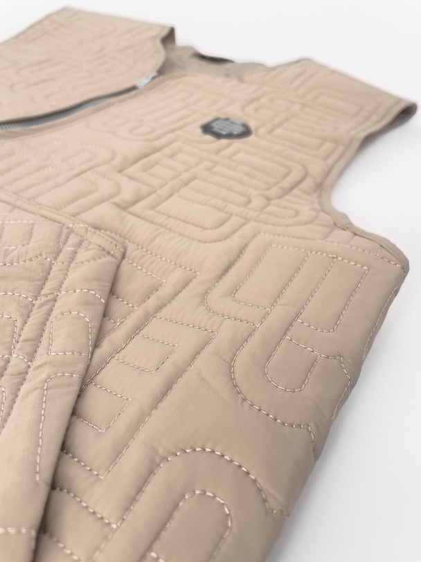 Black Bananas MONOGRAM QUILTED VEST Braun