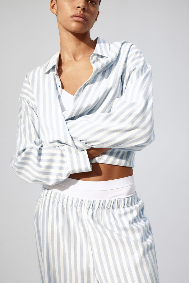 H&M Pyjamasskjorte Og -bukse Lys Blå/stripet