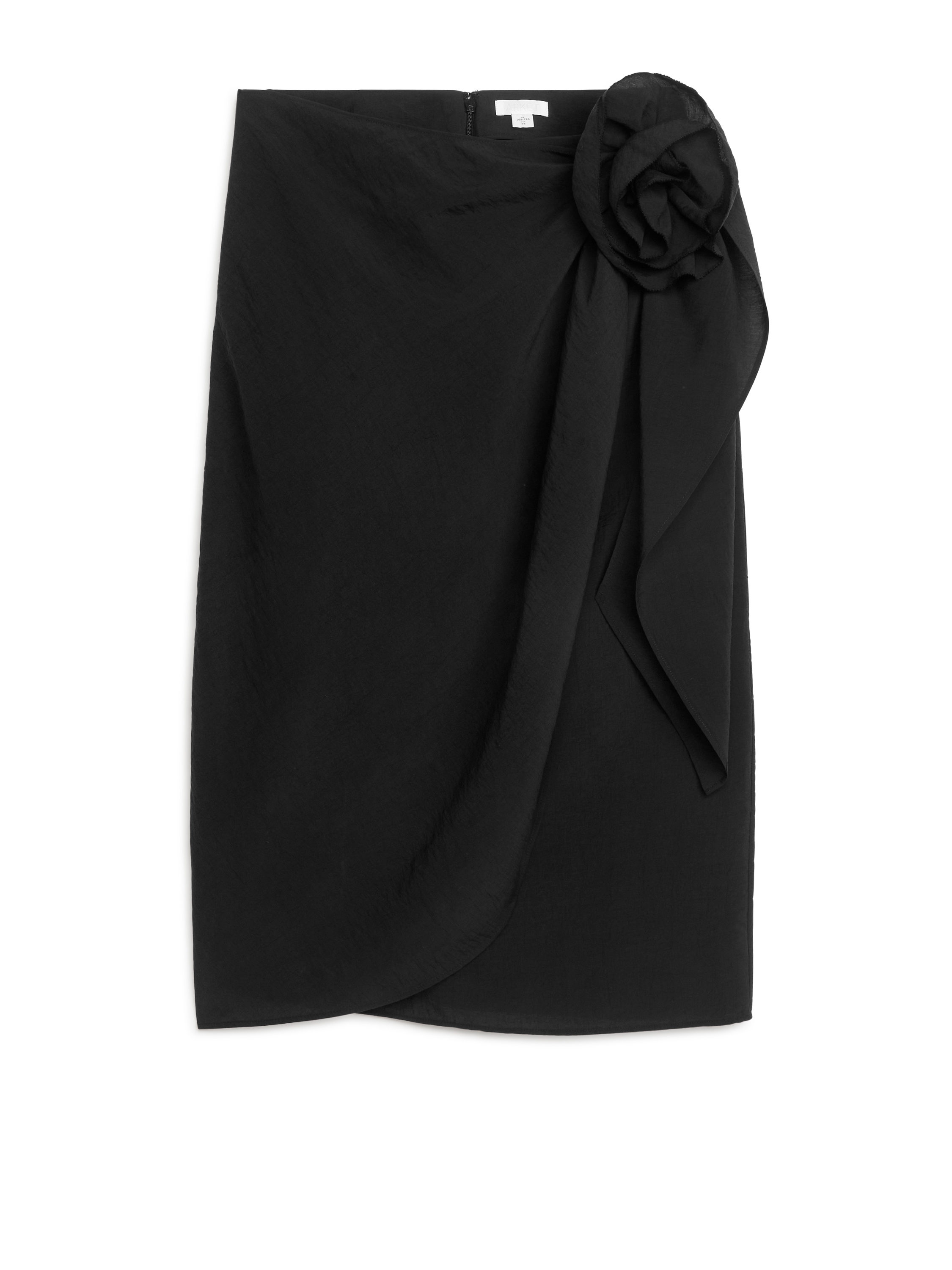 Billede af Arket Slå om-nederdel Med Rosendetalje Sort, Nederdele. Farve: Black I størrelse 38
