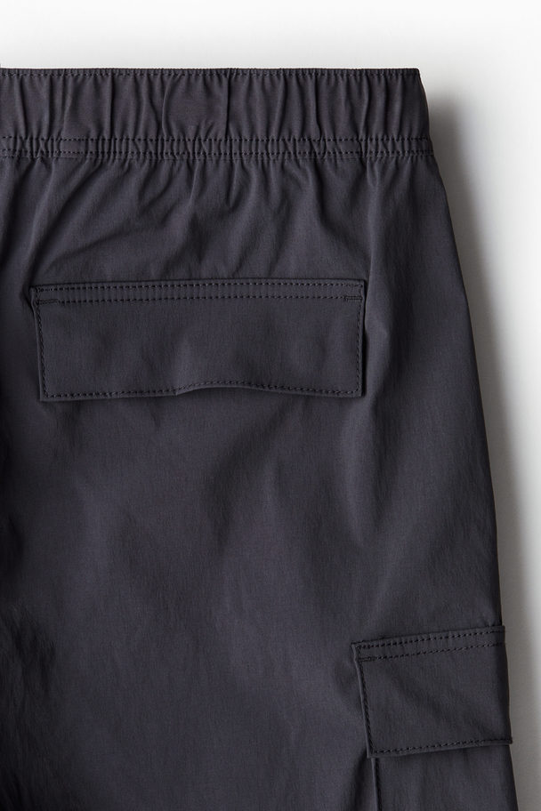 H&M Nylon Utilityshort - Regular Fit Donkergrijs