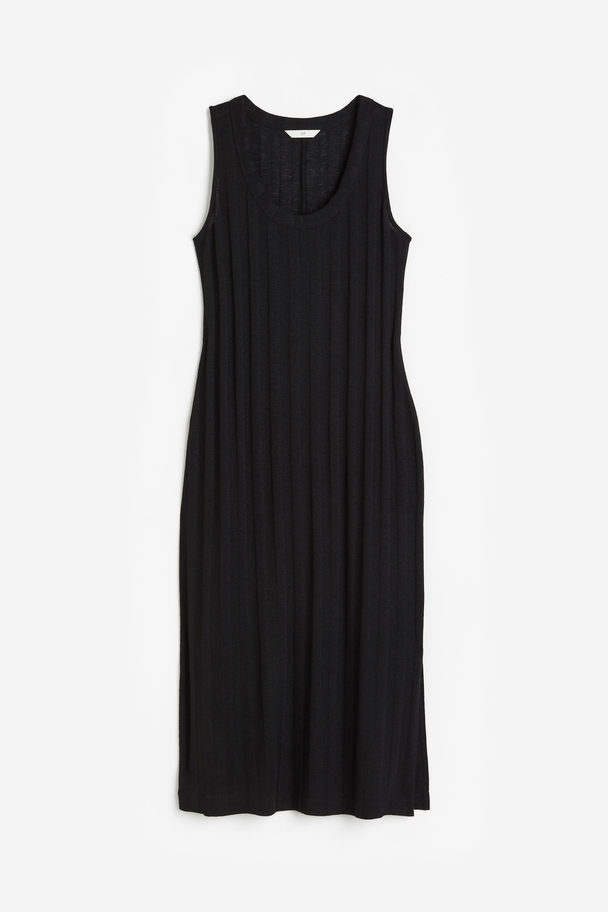 H&M Geripptes Strickkleid Schwarz