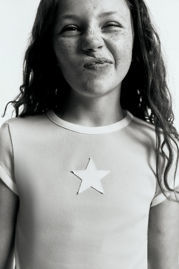 H&M Ribbad T-shirt Ljusbeige/stjärna