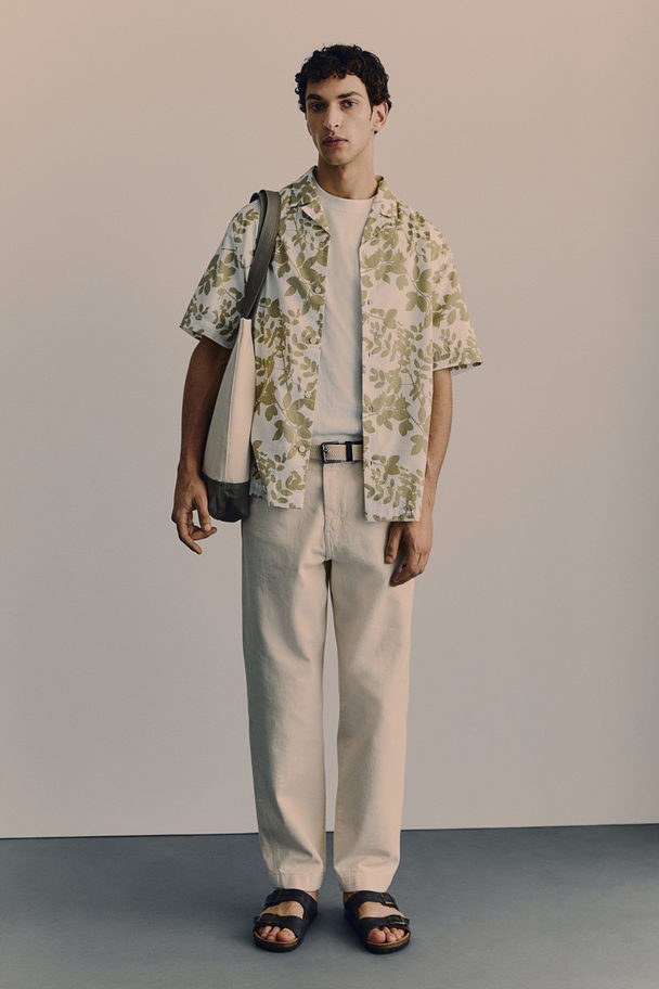H&M Regular Fit Resortskjorte Med Trykk Hvit/blader
