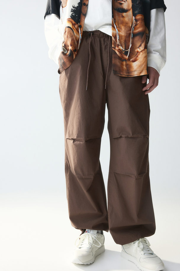 H&M Loose Fit Parachute Trousers Brown