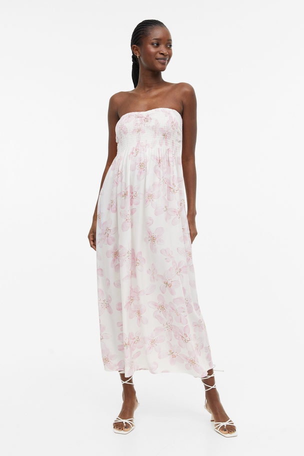 H&M MAMA Gesmoktes Kleid Cremefarben/Rosa geblümt
