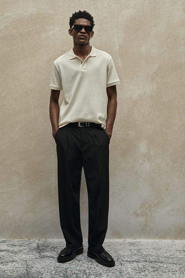 H&M Poloshirt mit Waffelmuster in Slim Fit Cremefarben