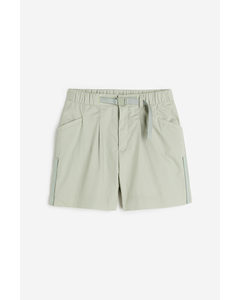 Wasserabweisende Outdoor-Shorts Mattgrün