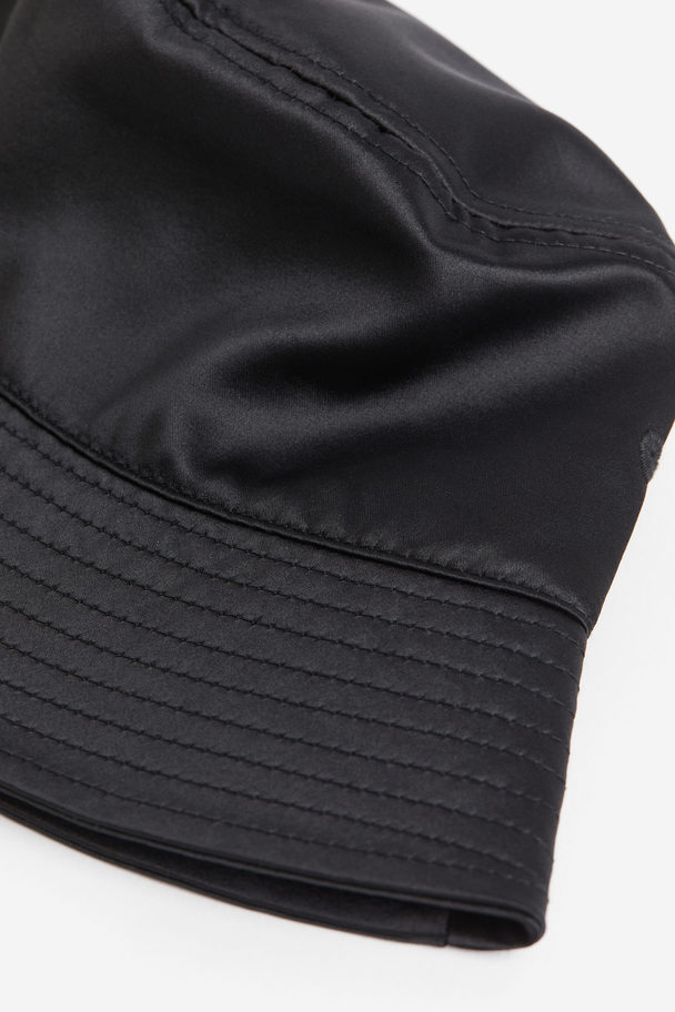 H&M Satin Bucket Hat Black