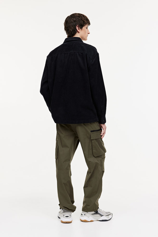 H&M Cargohose Relaxed Fit Dunkles Khakigrün