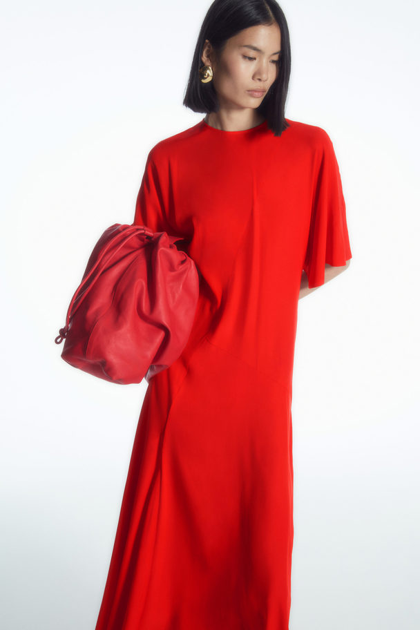 COS Asymmetriskt Draperad Midiklänning Röd