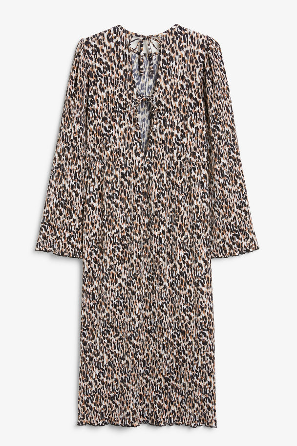 Monki Leopardmønstret Plisseret Midi-kjole Med Bølgekant Klassisk Leopard