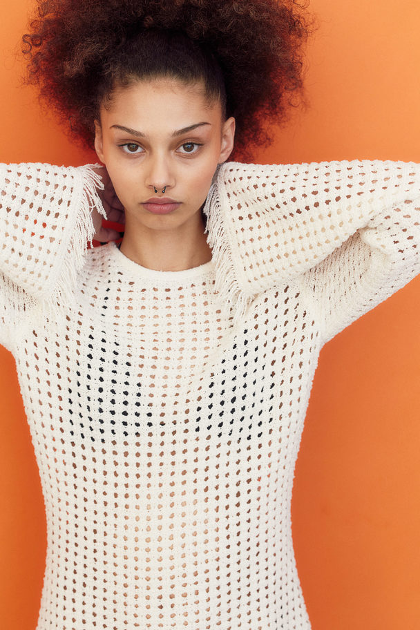 H&M Kleid in Ajourstrick mit Fransenbesatz Cremefarben