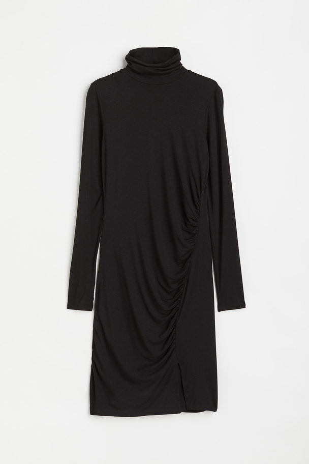 H&M Figurnahes Kleid mit Turtleneck Schwarz