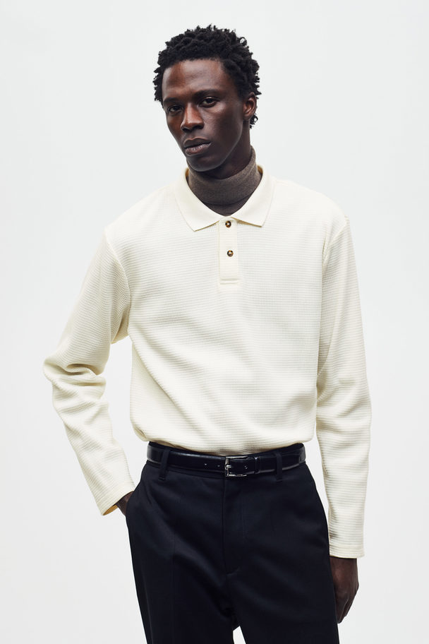 H&M Poloshirt mit Waffelmuster in Slim Fit Cremefarben