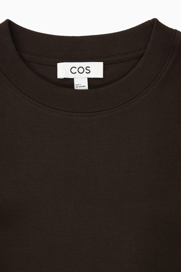 COS Tjock Långärmad T-shirt Med Klassisk Passform Mörkbrun
