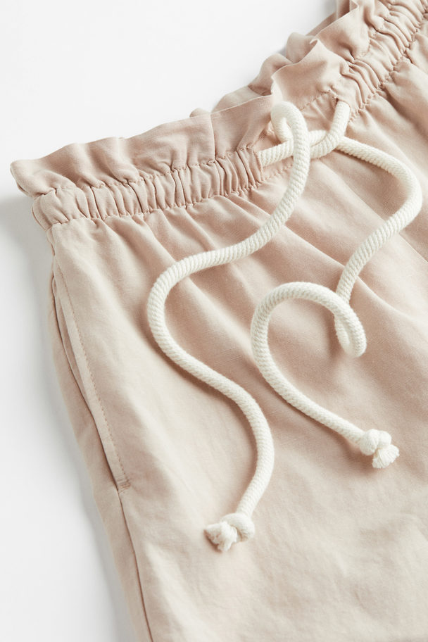 H&M Paperbag-Shorts aus Leinenmix Beige