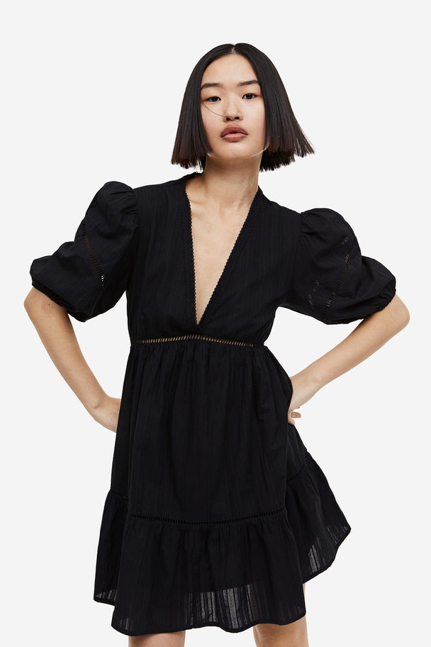 H&M Voluminöses Kleid mit Spitzendetails Schwarz
