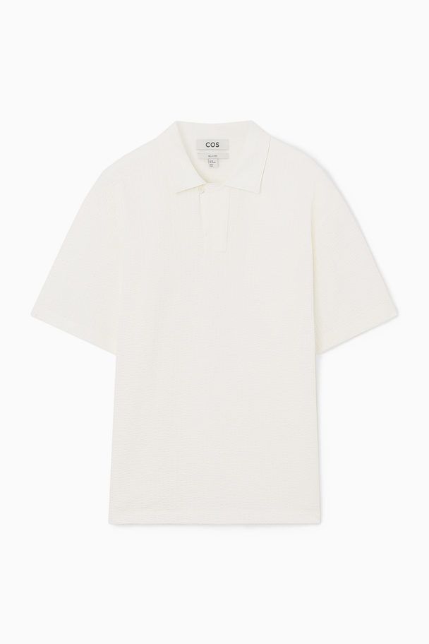 COS POLOSHIRT  AUS SEERSUCKER MIT REVERSKRAGEN WEISS