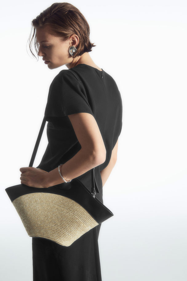 COS KLEINE MARKET TOTE BAG AUS STROH BEIGE