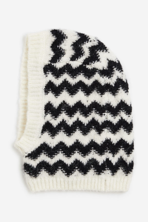 H&M Knitted Balaclava Cream/zigzag-patterned