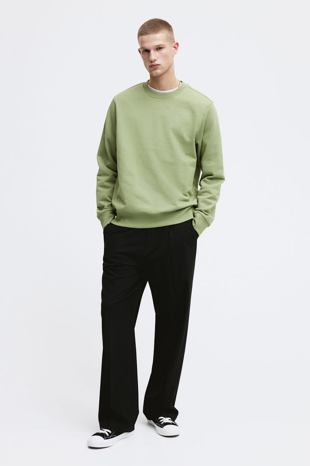 H&M Sweatshirt in Regular Fit Grün