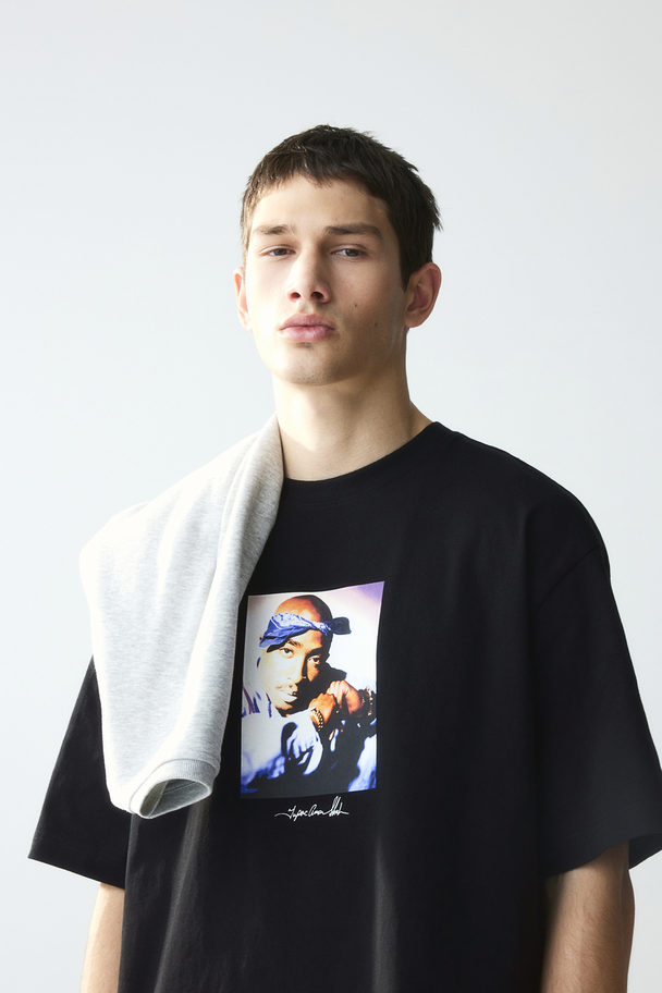 H&M Bedrucktes T-Shirt in Loose Fit Schwarz/2Pac