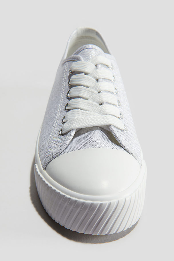 H&M Glinsterende Sneakers Zilverkleurig