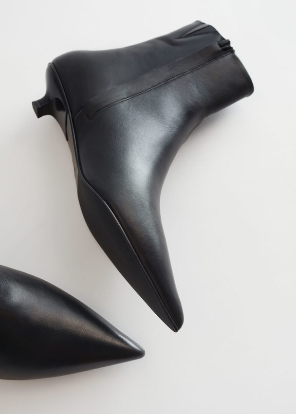 & Other Stories Soft Flat Pointy Boots Black