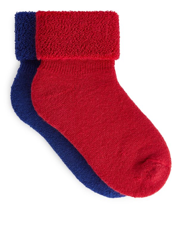 ARKET Socken aus Wollfrottee Rot/Blau