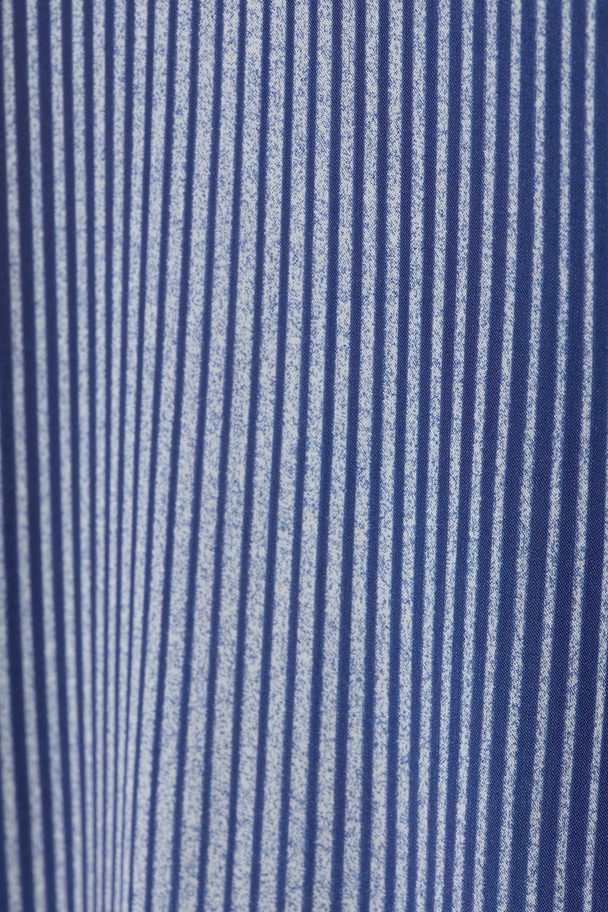 Weekday Bedrucktes Hemd mit regulärer Passform Blauer Streifenprint