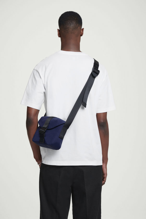 COS Grid Crossbody Bag - Ripstop Dark Blue