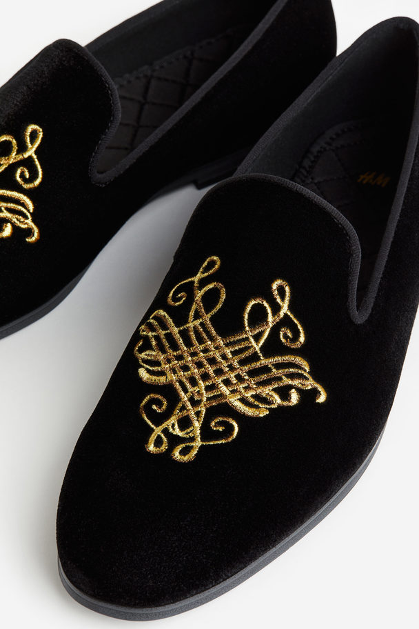 H&M Embroidered Velour Loafers Black