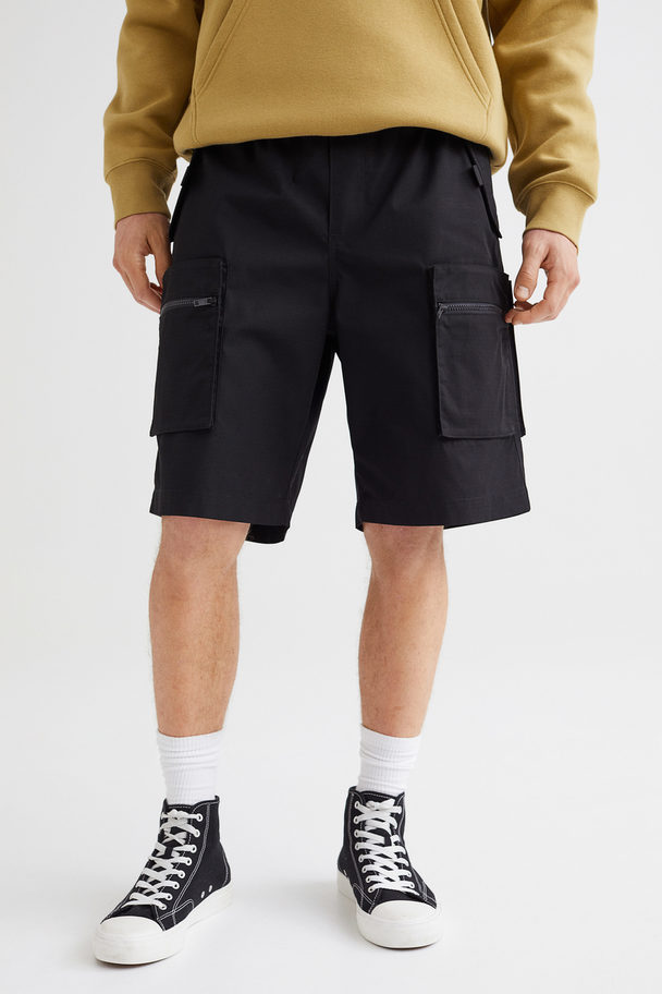 H&M Relaxed Fit Ripstop Cargo Shorts Black
