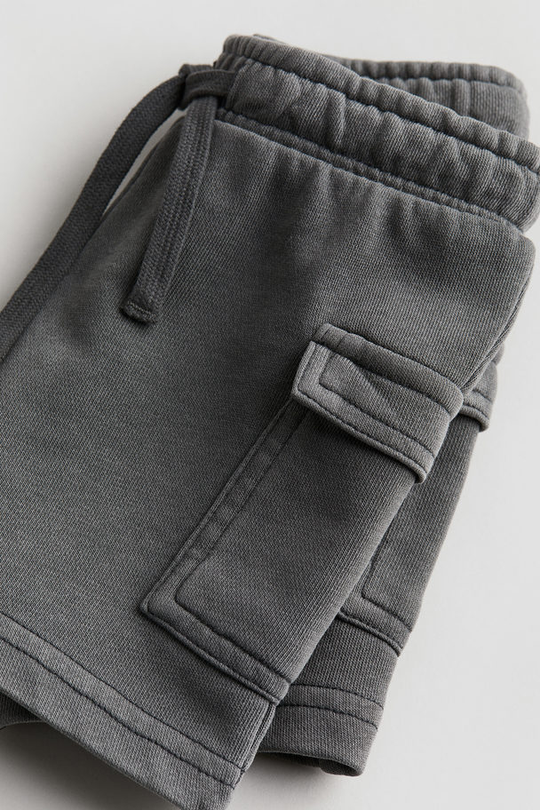 H&M Cargo-Sweatshorts im Washed-Look Dunkelgrau