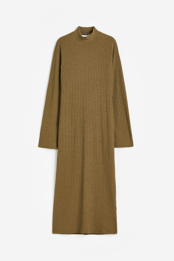 H&M Geripptes Kleid mit Turtleneck Dunkles Khakigrün