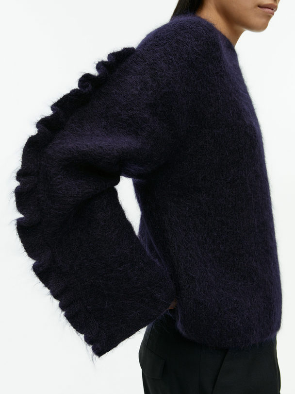 ARKET Pullover aus Mohairmischung mit Rüschen Dunkelblau