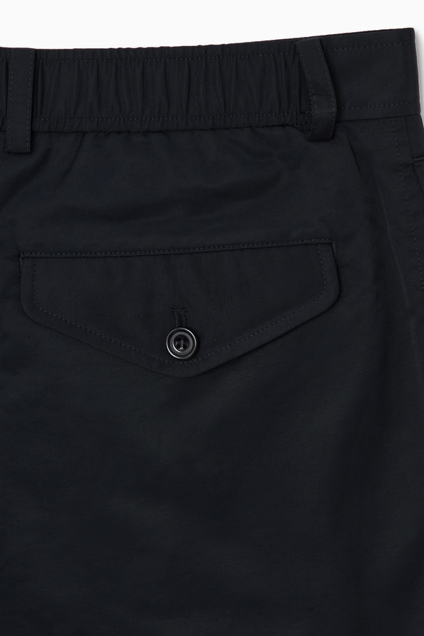 COS Långa Shorts I Nylon Mörkt Marinblå